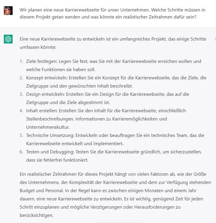 Screenshot von ChatGPT: Die KI skizziert kurz ein Karriereseiten-Projekt und gibt eine Einschätzung zum Zeitrahmen